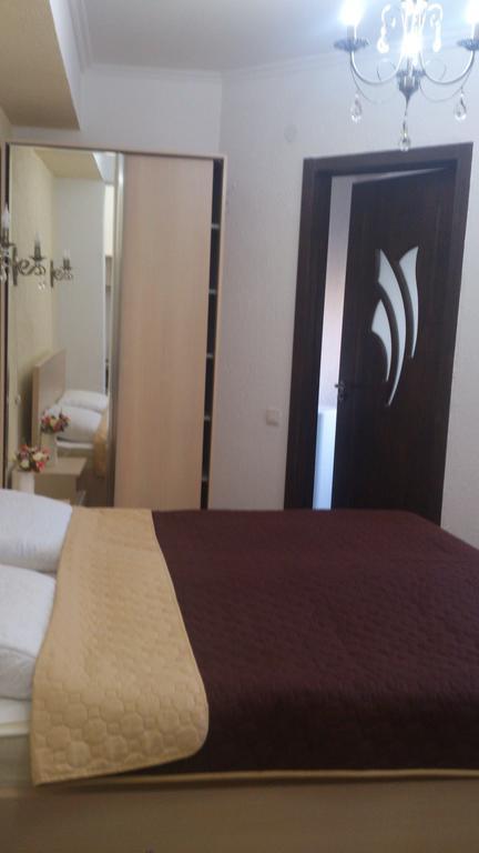 Guest House Madonna Тбилиси Екстериор снимка