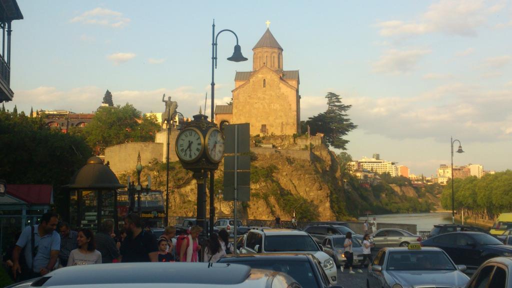 Guest House Madonna Тбилиси Екстериор снимка