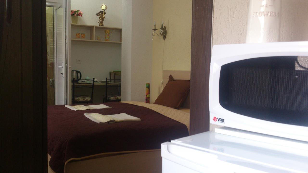Guest House Madonna Тбилиси Екстериор снимка