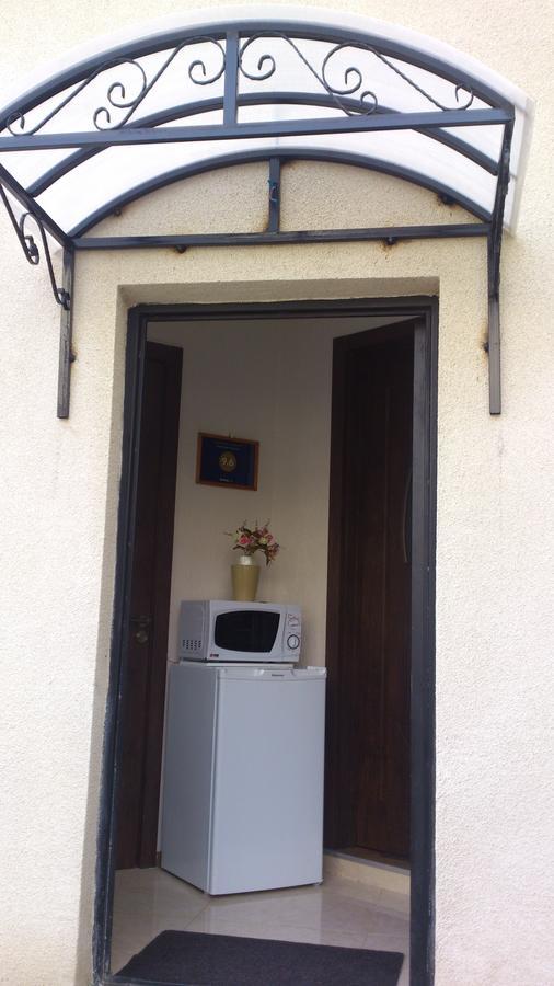 Guest House Madonna Тбилиси Екстериор снимка