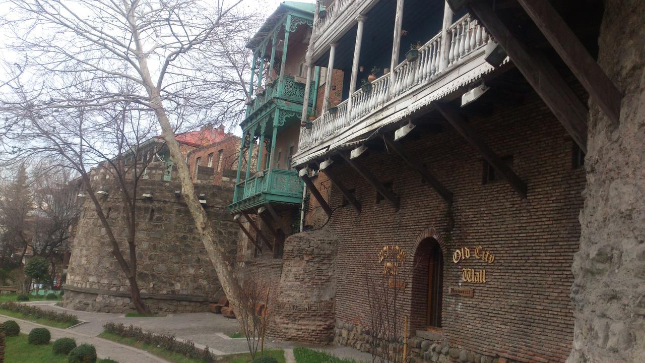 Guest House Madonna Тбилиси Екстериор снимка