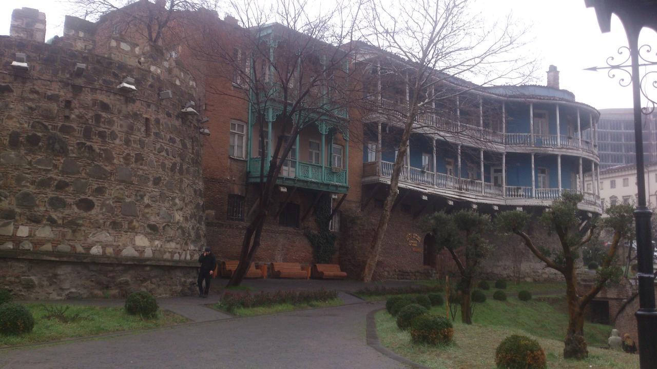 Guest House Madonna Тбилиси Екстериор снимка