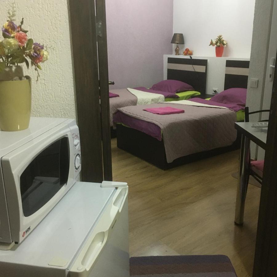 Guest House Madonna Тбилиси Екстериор снимка